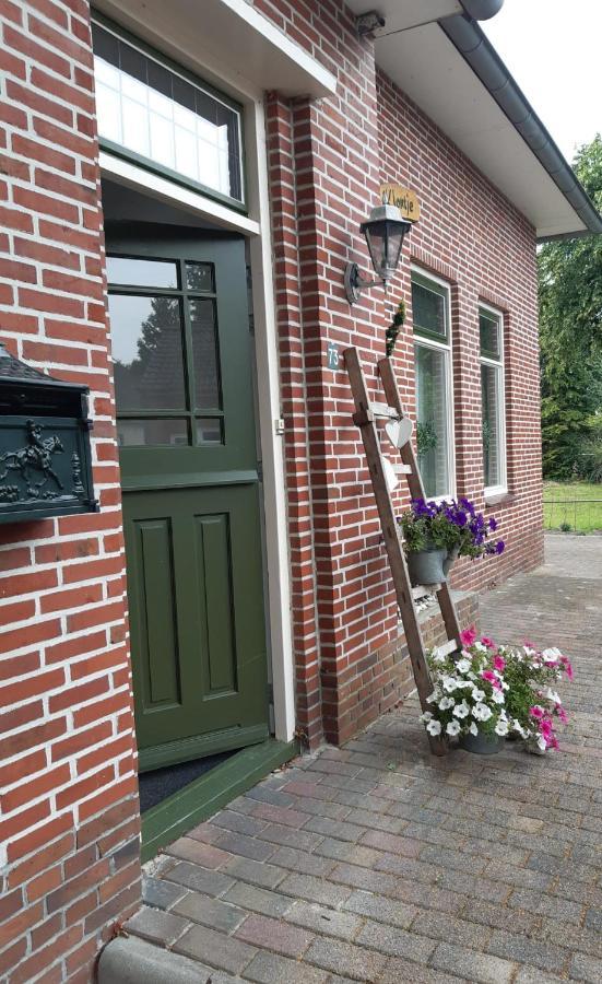 B&B Het Klontje Vriescheloo Bagian luar foto